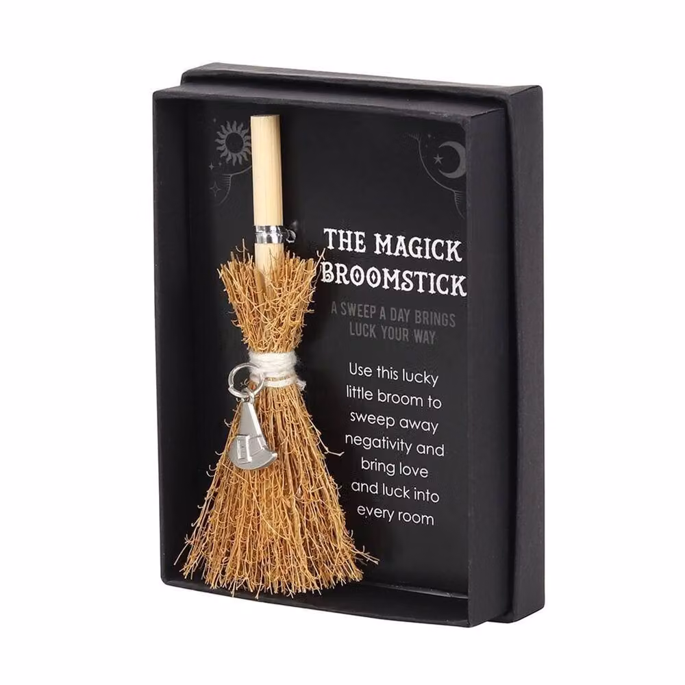 Something Different Mini Magick Witches Hat Broomstick in Dark Brown – 2