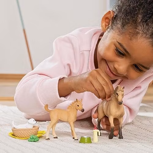 Schleich Horse Club Sarah’s Baby Animal Care Set, Brown and Multicolour – 2