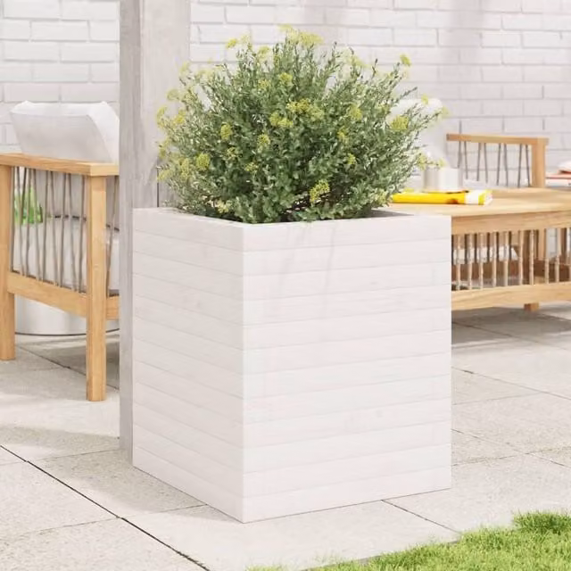 Berkfield Home Decorative White Garden Planter in Solid Wood, W/D/H: 40 x 40 x 46 cm