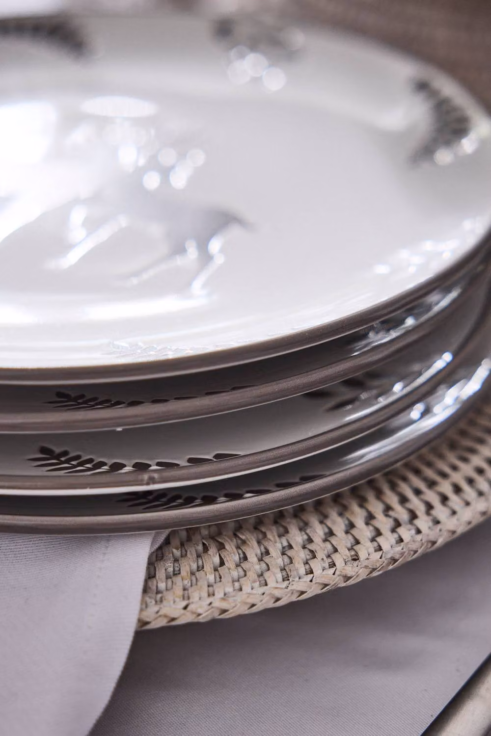 Dibor 18 Piece Grey and White Ceramic Reindeer Christmas Dinner Service Set – 5