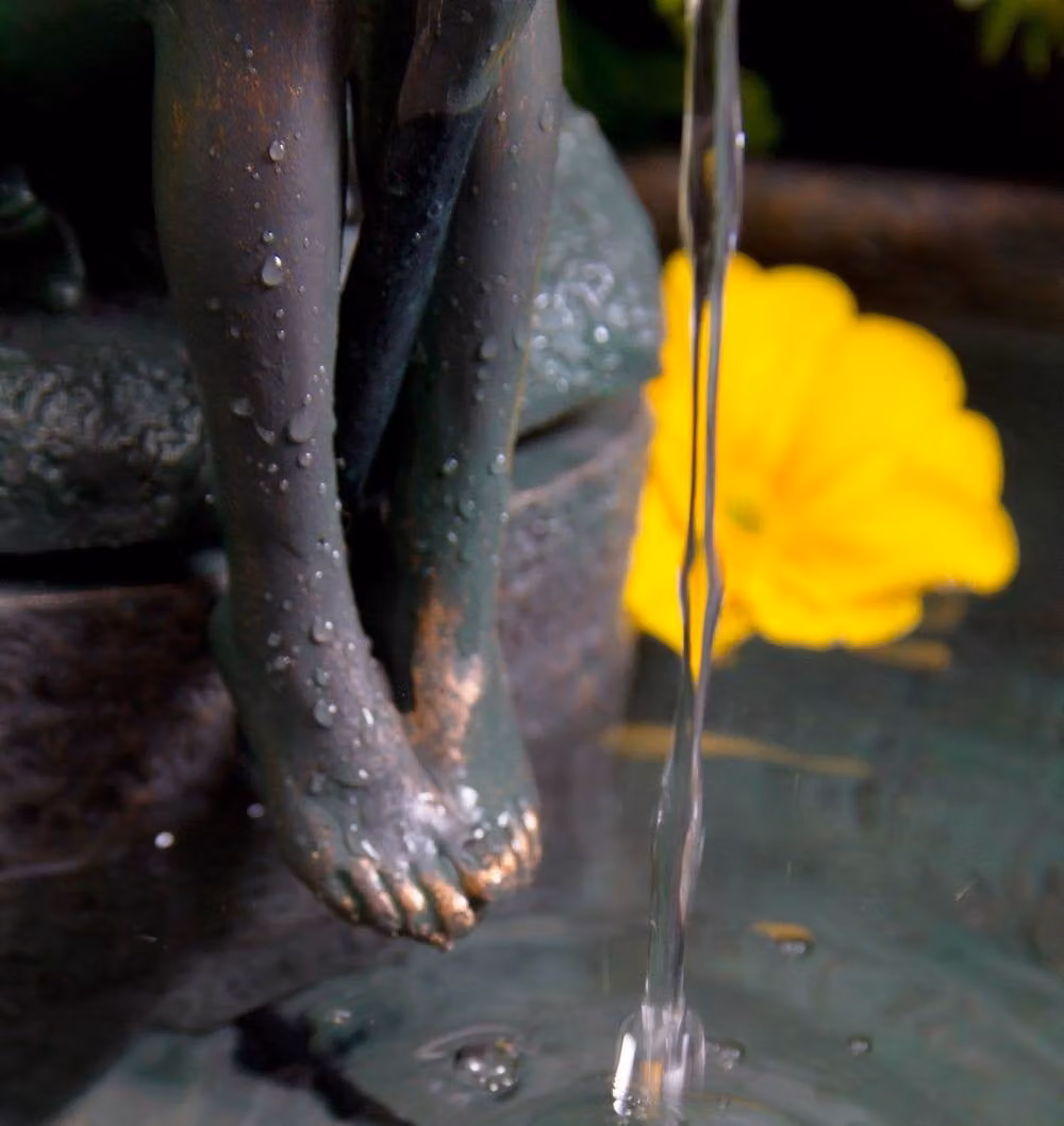 Primrose Solar Powered Fairy Statue Water Feature Fountain with Multicolour LED Lights in Grey, H: 30 cm – 6
