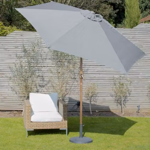 GardenKraft 2.7m Outdoor Garden Parasol in Light Grey with Steel Pole and UPF 50+ Protection – 2