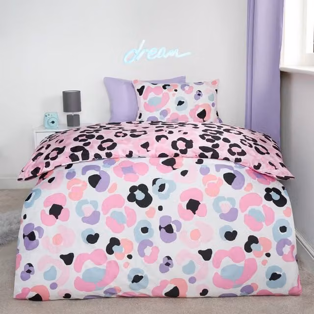 OHS Reversible Leopard Print Single Duvet Cover Set with Pillowcase in Pink and White