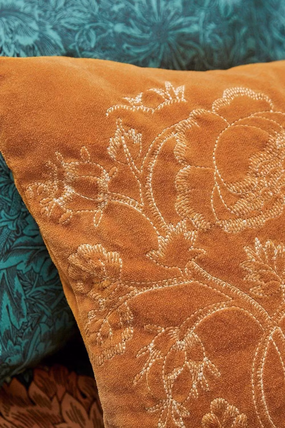 Morris & Co Honeysuckle & Tulip Floral Velvet Cushion in Bronze, Yellow and Orange, W: 50 cm, H: 30 cm – 2