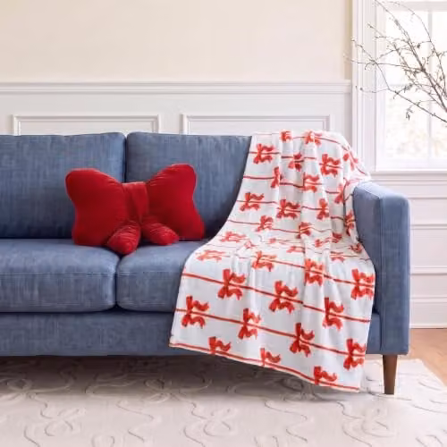 OHS Festive Bow Print Polar Fleece Throw Blanket in Blue and Red, W/D/H: 120 x 150 cm