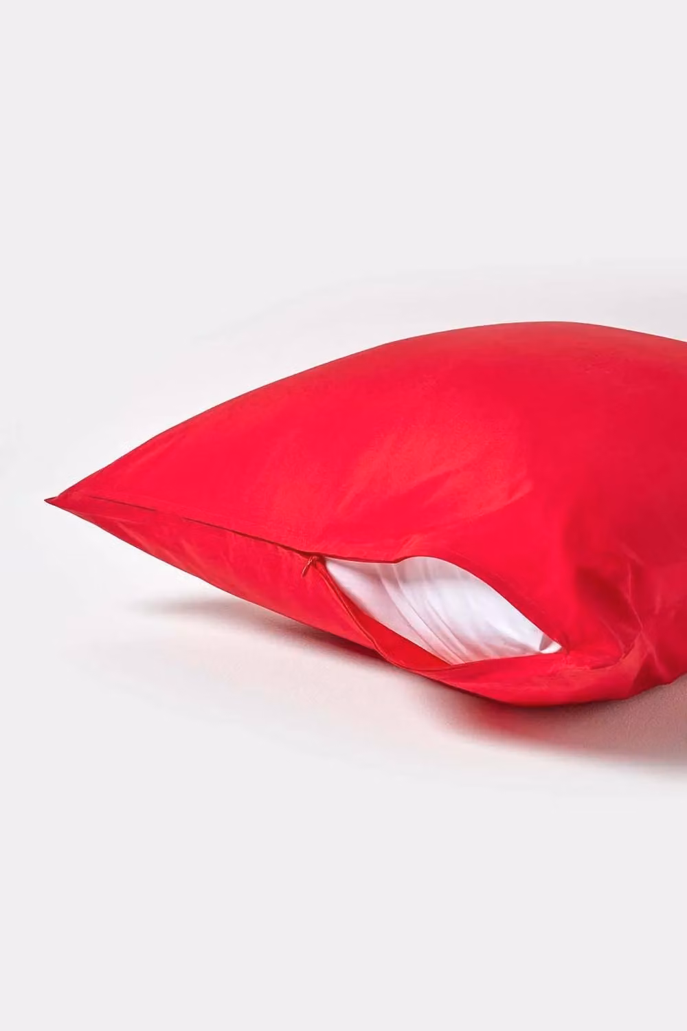 Homescapes Red Egyptian Cotton Percale Euro Pillowcase with Zip, W/D/H: 60 x 60 x 60 cm, 200 TC – 2