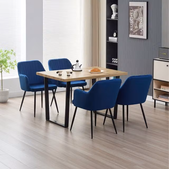 Madefor.living Colorado Dining Table with 4 Charlotte Velvet Chairs in Blue