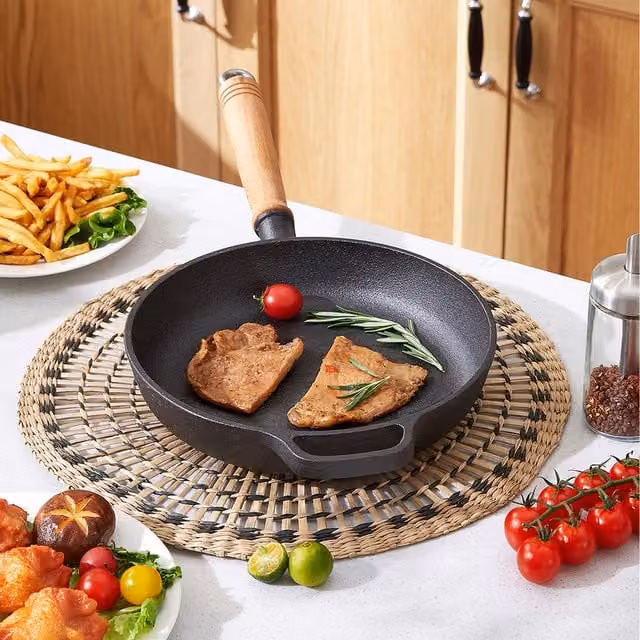 Livingandhome Uncoated Black Cast Iron Frying Pan with Removable Handle, Diameter: 25 cm