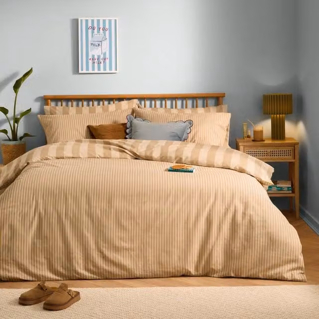 Furn Reversible Striped Duvet Cover Set in Beige, W: 180 cm, H: 200 cm