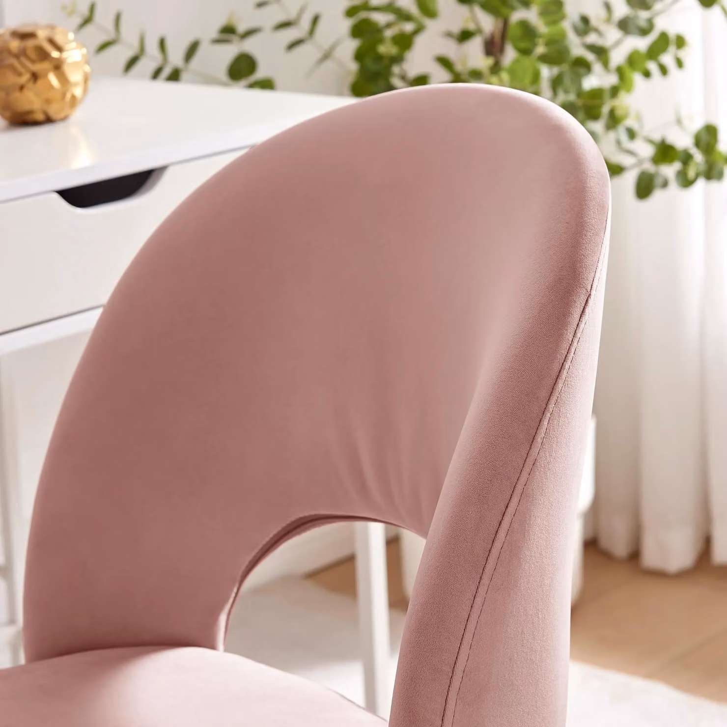 FurnitureboxUK Chicago Modern Pink Velvet Swivel Task Chair with Silver Metal Base and Castors – 2