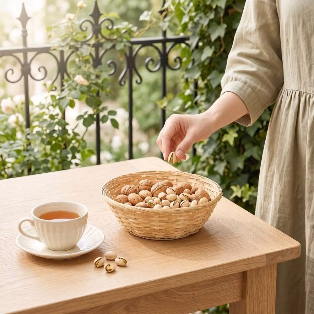 NESTLUNE Large Round Wicker Toast and Bread Basket in Brown Natural Bamboo, W: 100 cm, D: 15 cm – 2