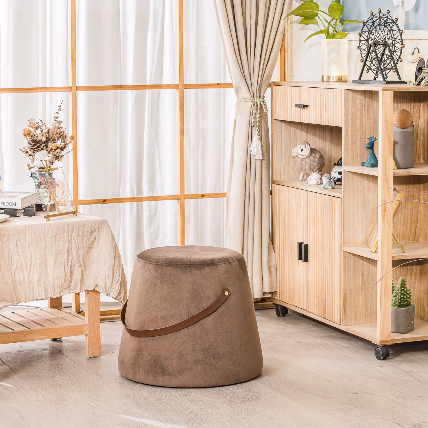 Nordlys Salon Pouf in Brown with Faux Leather Handle – 2