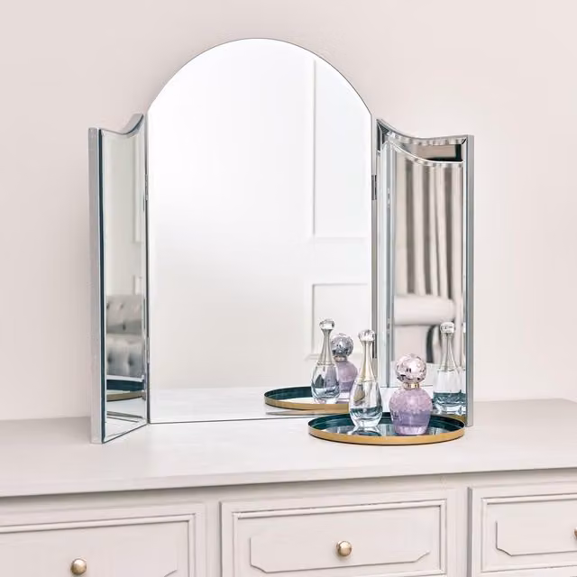 Melody Maison Vintage Style Triple Mirror Dressing Table in Clear