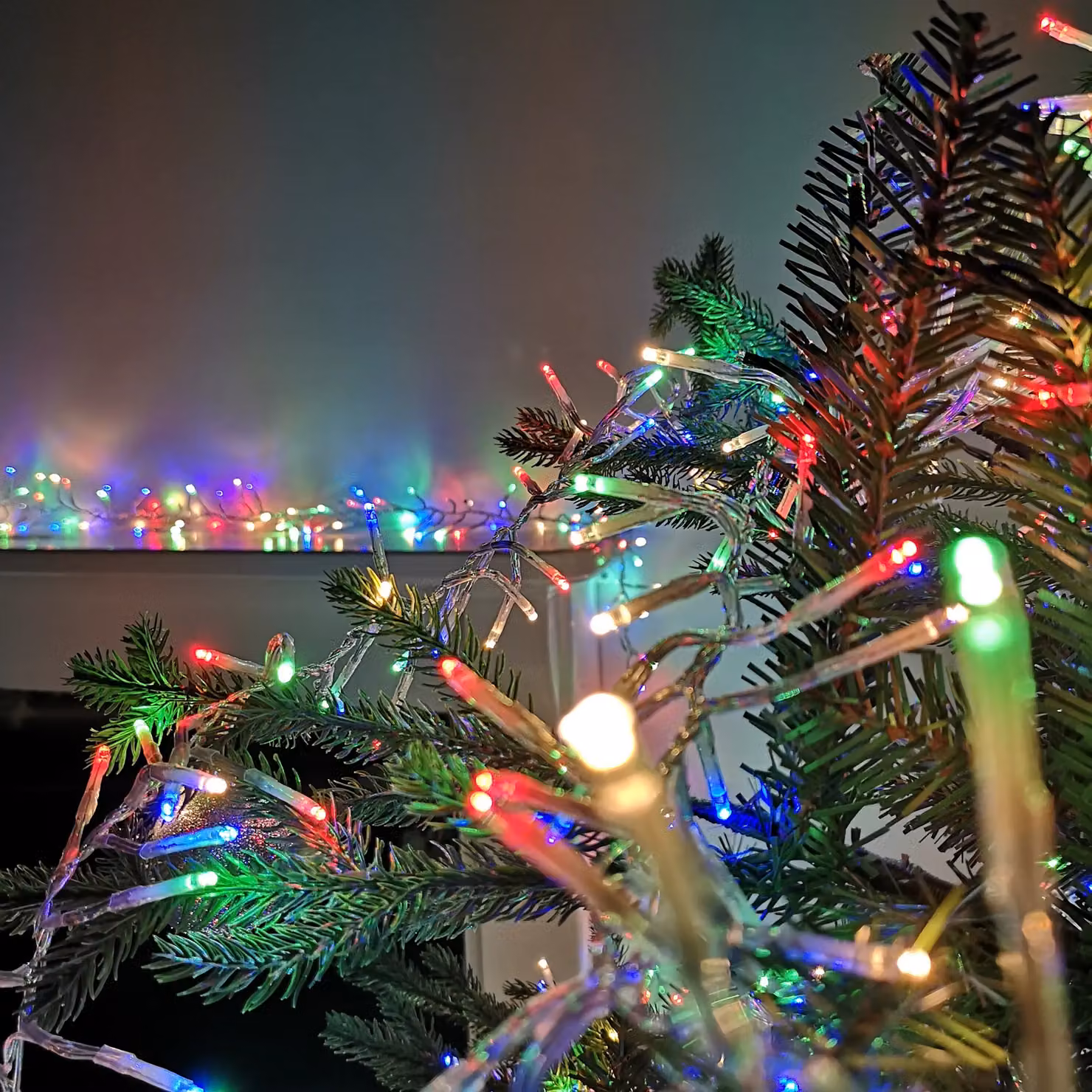 Samuel Alexander Premier Decorations 960 LED Multicoloured Christmas Cluster Lights with Timer, 12m, Clear Cable – 3