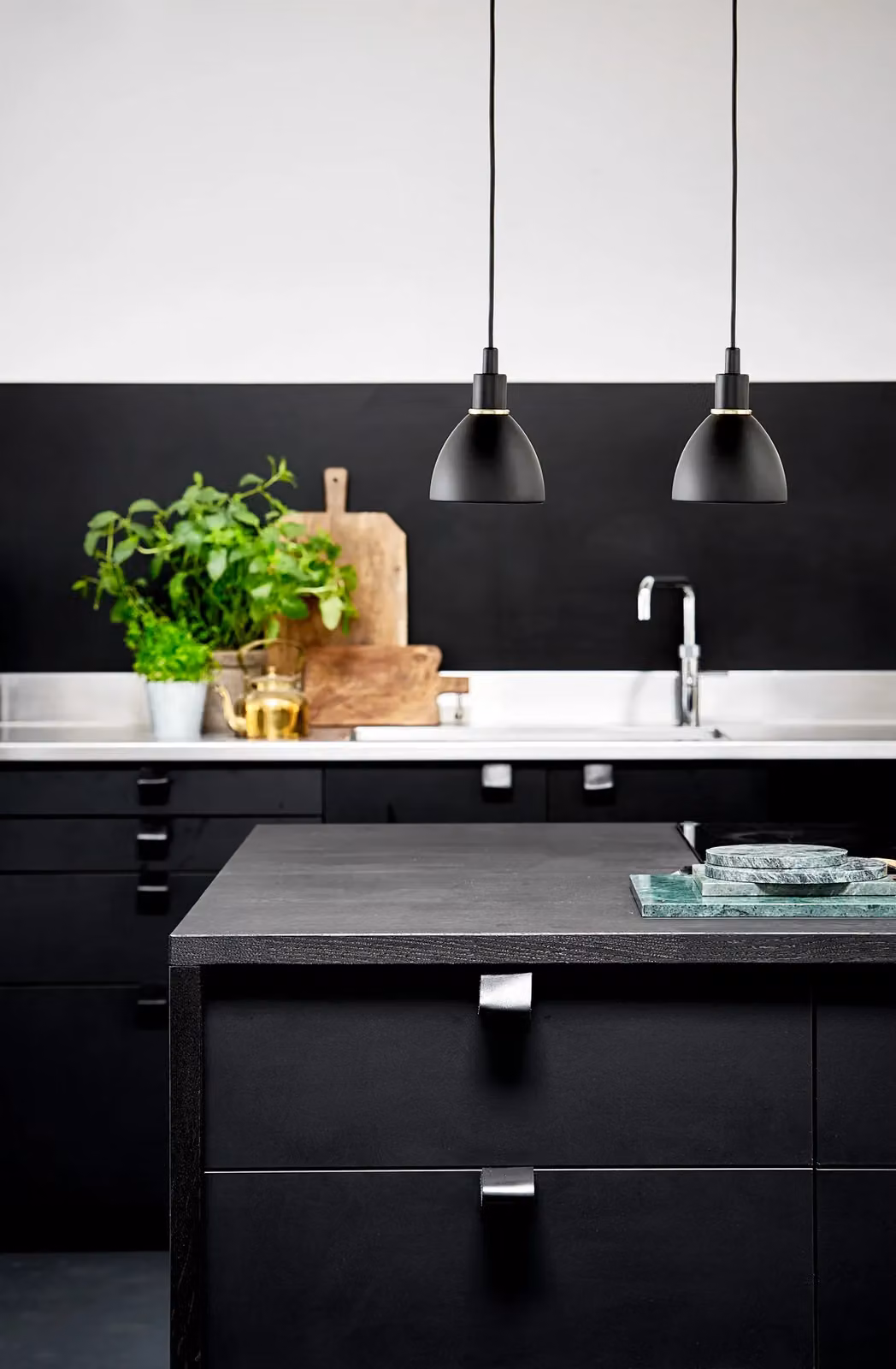 Nordlux Ray Black Metal Pendant Light with E14 Bulb Socket – 3