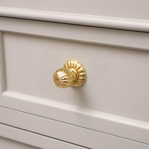 Melody Maison Polished Gold Scalloped Round Brass Drawer Knob – 1
