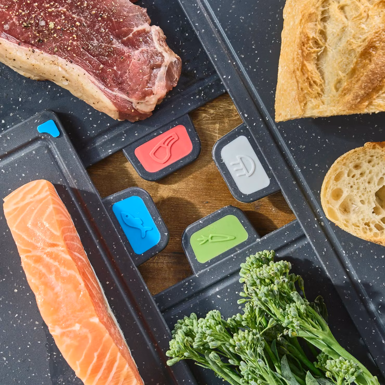 Cooks Professional Set of 4 Grey Plastic Index Chopping Boards with Stand and Coloured Tabs – 3