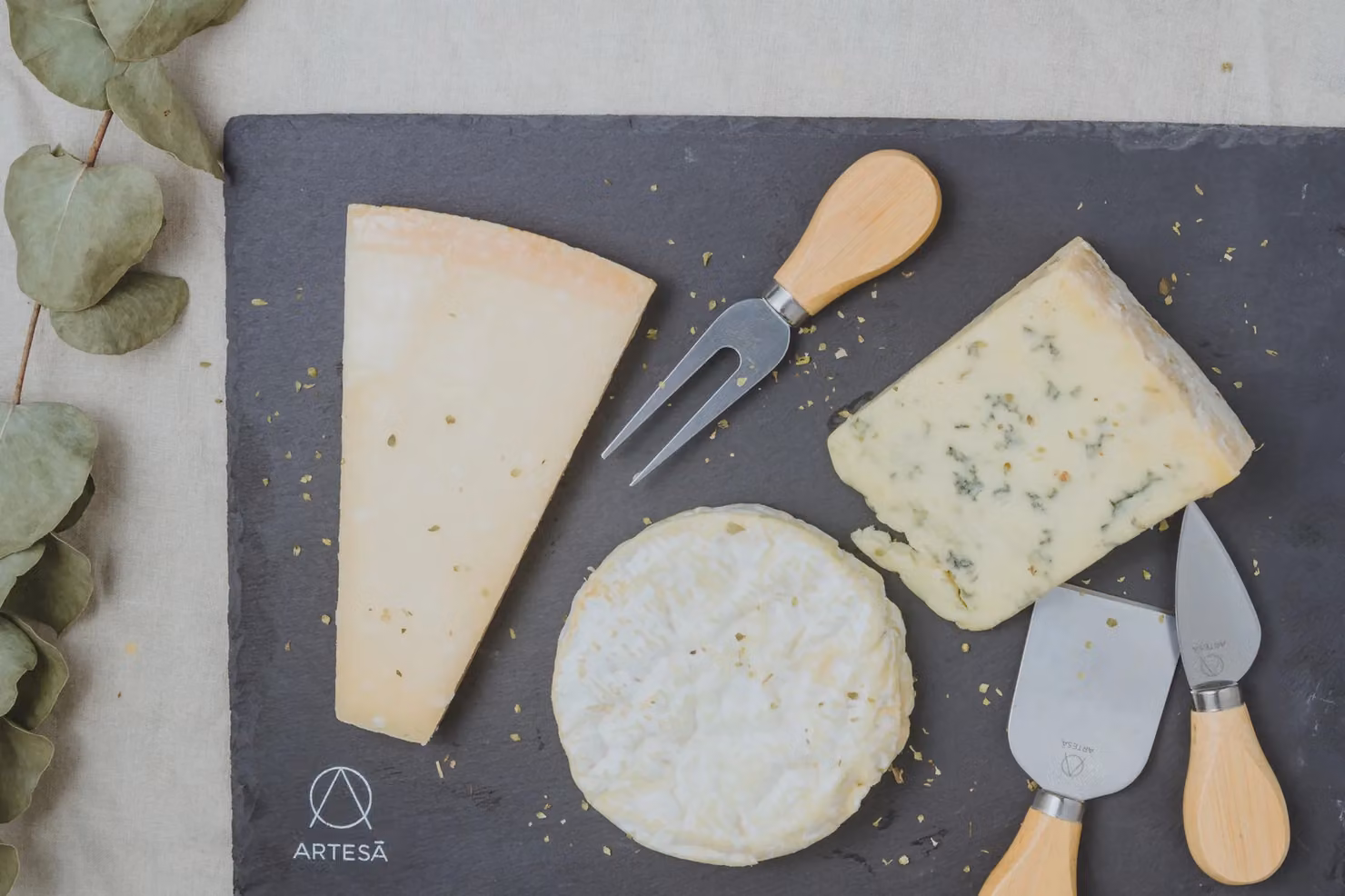 Artesa 4 Piece Black Slate Cheese Board and Knife Set – 6