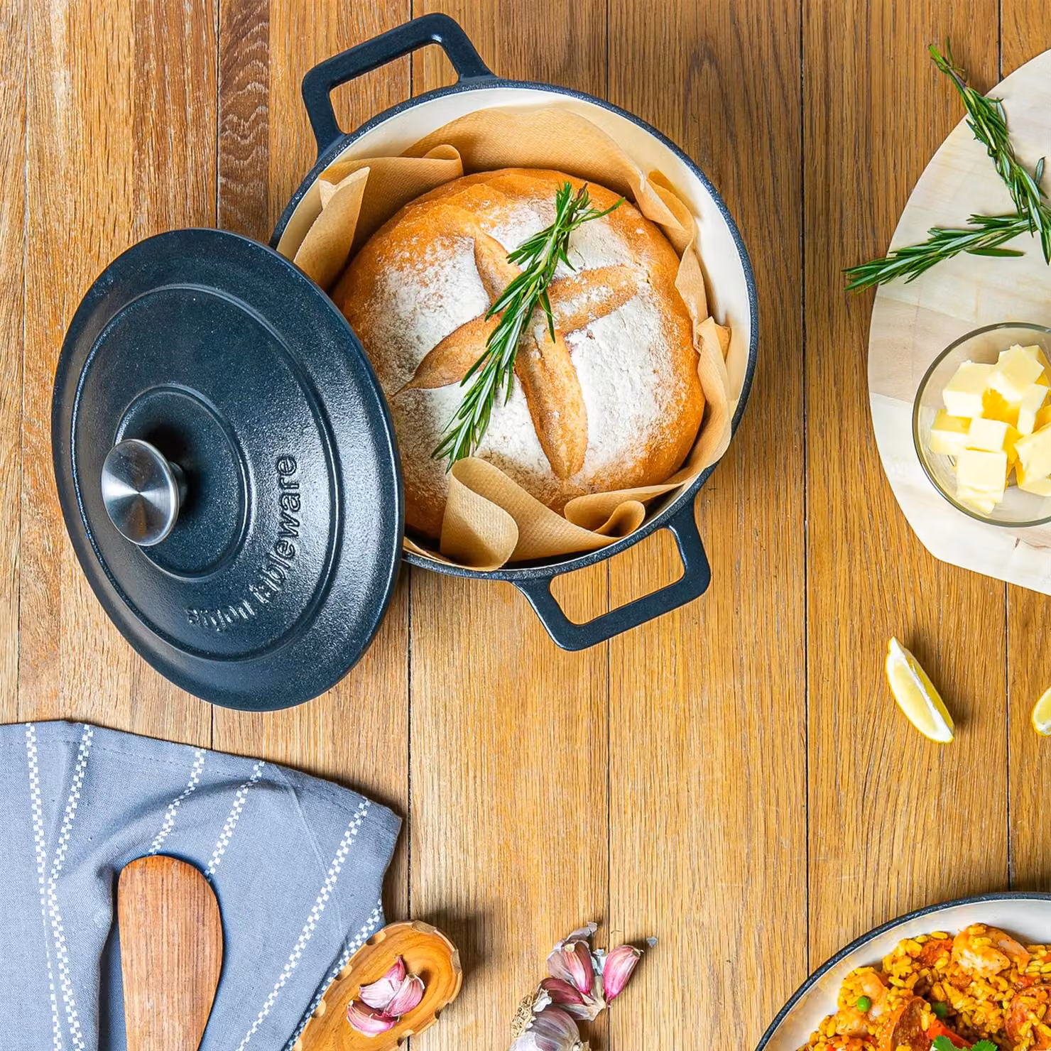 Argon Tableware 2pc Black Enamel Cast Iron Casserole Dish Set with Self-Basting Lids, 2.3 l and 4.68 l – 5