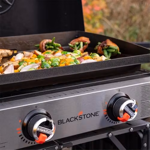 Blackstone 2144 22" (56 cm) Tabletop Gas Griddle BBQ with Hood in Stainless Steel and Black/Grey – 4