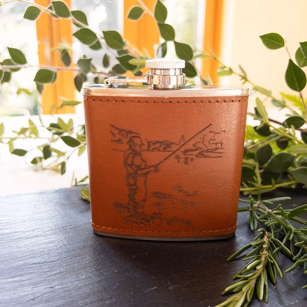 Selbrae House Leather Hip Flask in Brown with Stainless Steel and Screw Cap – 3