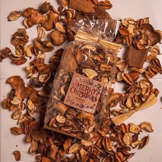 Marco Paul Christmas Scented Gardenia Floral Tabletop Potpourri in Brown