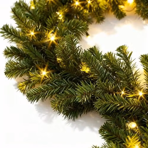 SHATCHI Pre-Lit Artificial Pine Christmas Garland, 2.7m Green Bushy Garland with 70 Warm White LEDs and 8 Light Modes – 2