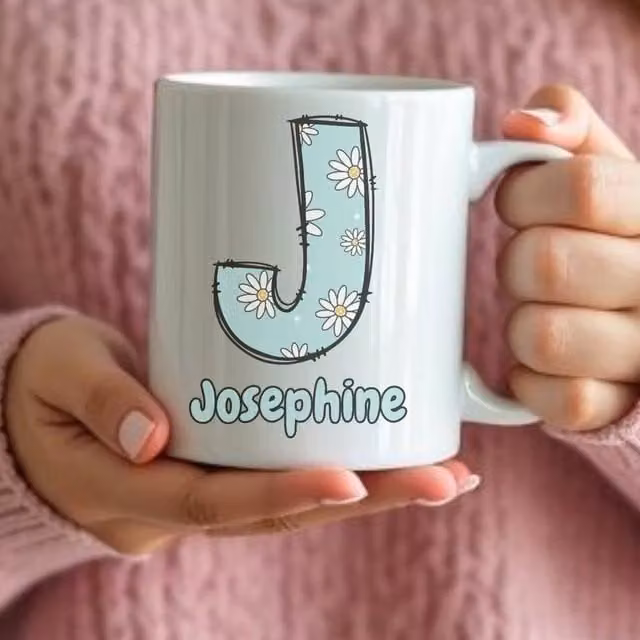 Aye Do Gifts Personalised Women's Daisy Flowers Initial and Name Mug in White