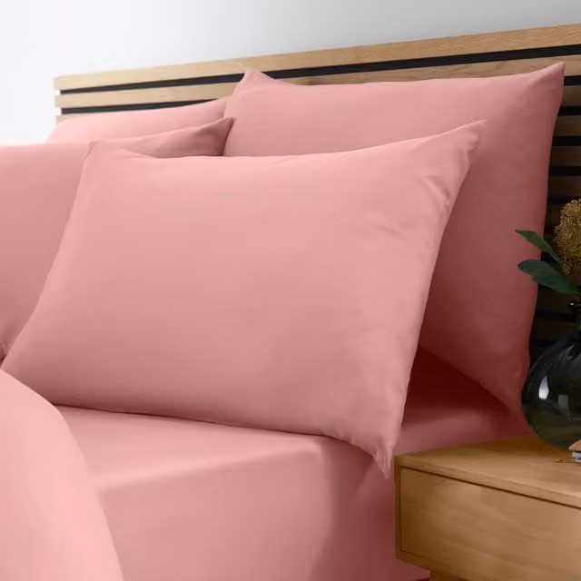 Catherine Lansfield So Soft Non-Iron Microfibre Fitted Sheet, Coral, 140 x 200 cm – 1