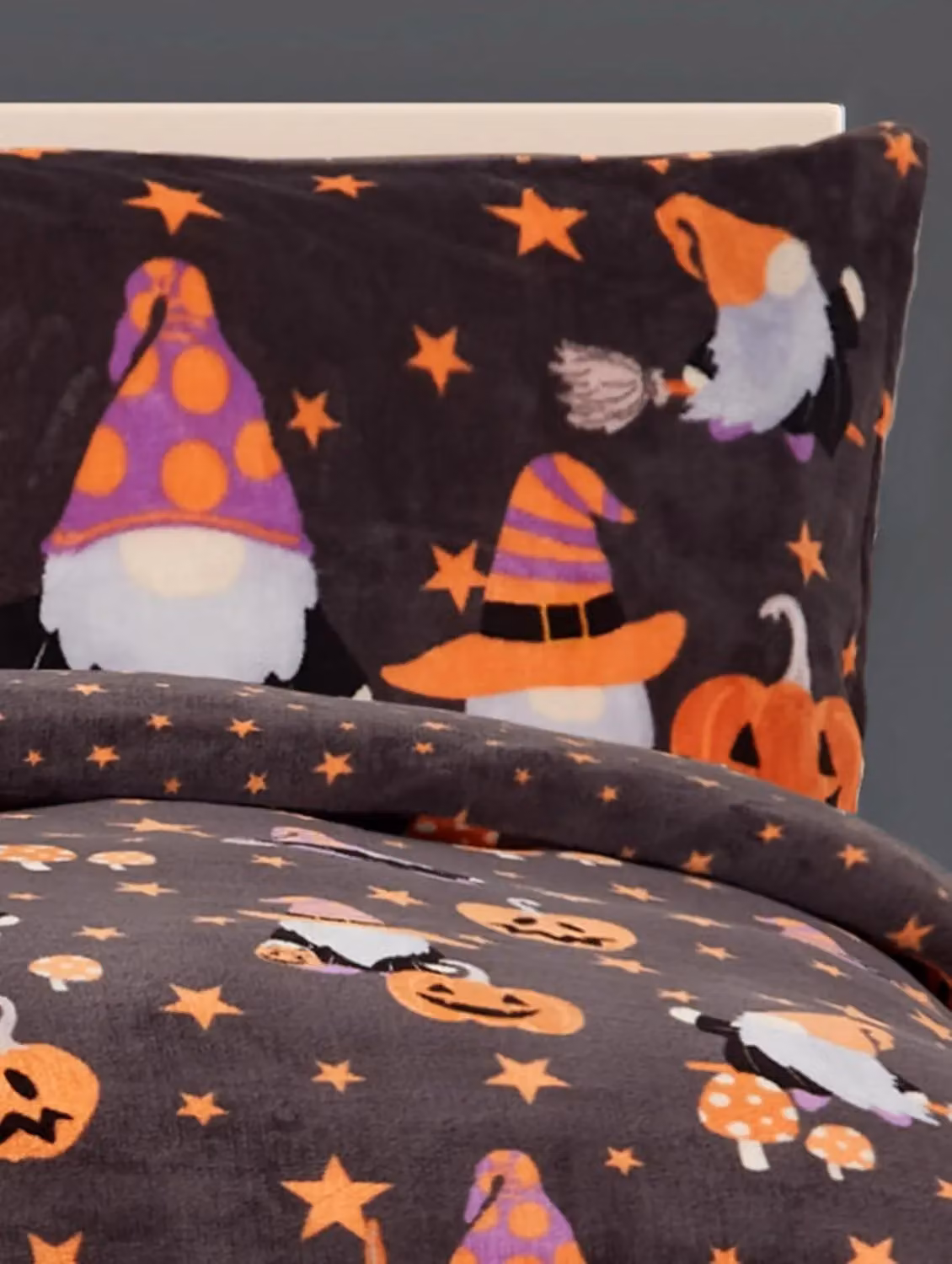 Smart Living Halloween Gonk Reversible Flannel Duvet Cover and Pillowcase Set, Charcoal Grey, 90 x 200 cm – 2