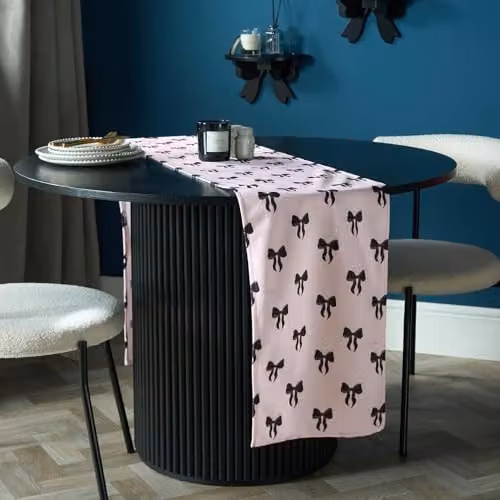 OHS Bow Print Matte Velvet Table Runner in Pale Pink, W/D/H: 33 x 200 cm – 1