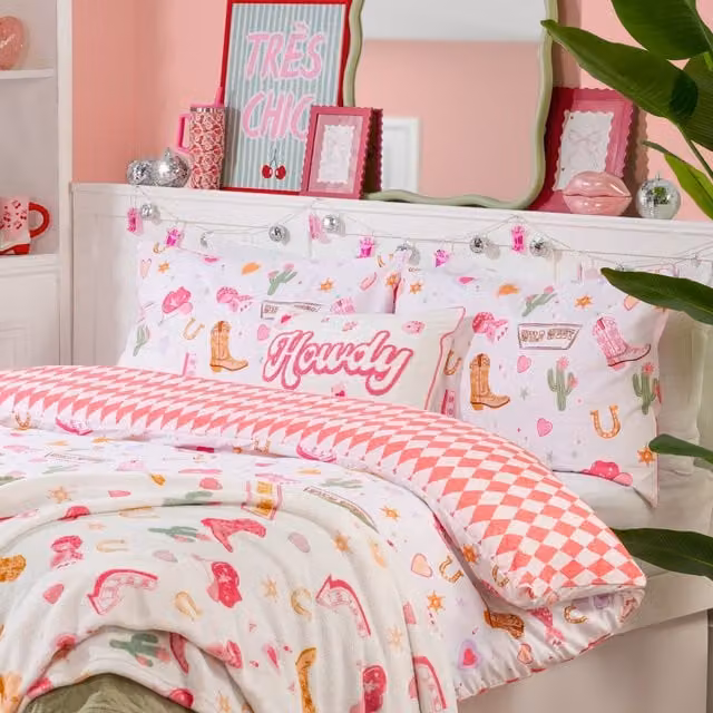 My Home Howdy Pink Tufted Heart Cushion