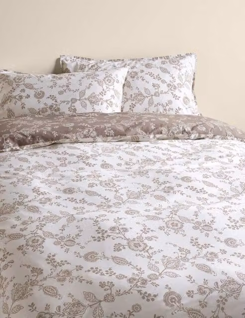 M&S Cotton Rich Trailing Floral Bedding Set in Beige and White, W: 180 cm x D: 200 cm