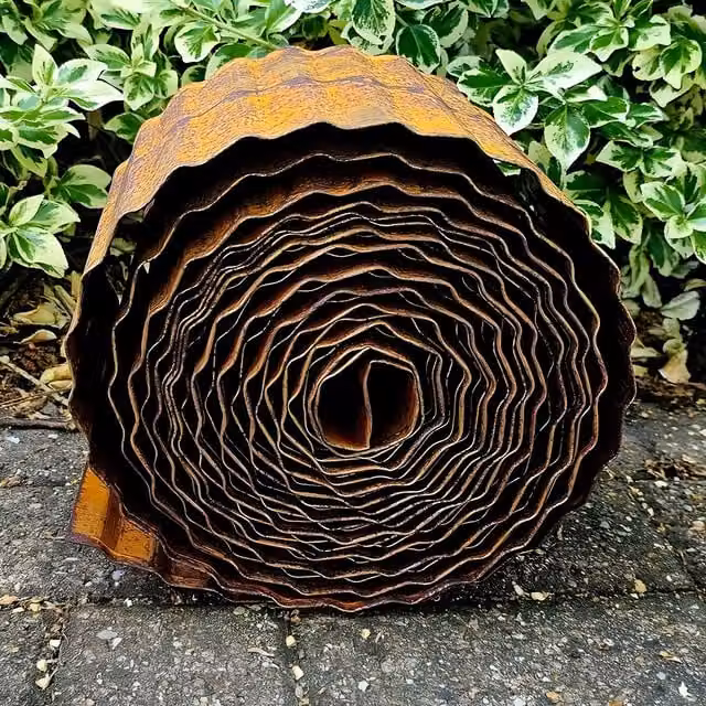 Primrose Galvanised Steel Wavy Lawn Edging Roll, 5m, Rust