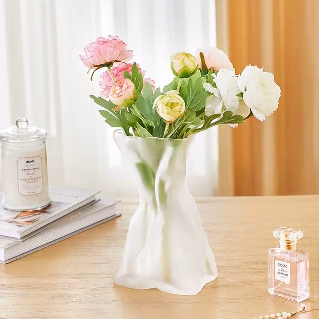 Lifeideas Modern Organic Glass Tabletop Vase in Transparent and White