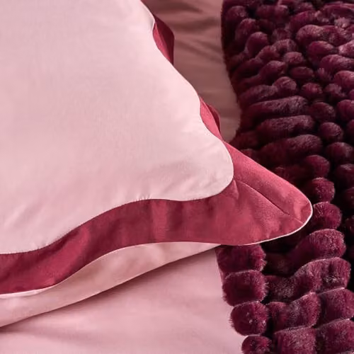 OHS Single Microfibre Polyester Duvet Cover and Pillowcase Set with Scallop Edge, Blush/Burgundy, Duvet Cover: 135 x 200 cm, Pillowcase: 50 x 75 cm – 4