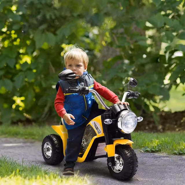 HOMCOM Kids 6V Electric Vespa Ride-On Motorcycle Toy with Light and Sound, Yellow
