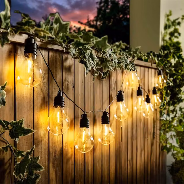Gainsborough Solar LED Festoon String Lights with 10 Warm White Vintage Bulbs, L: 200 cm – 1