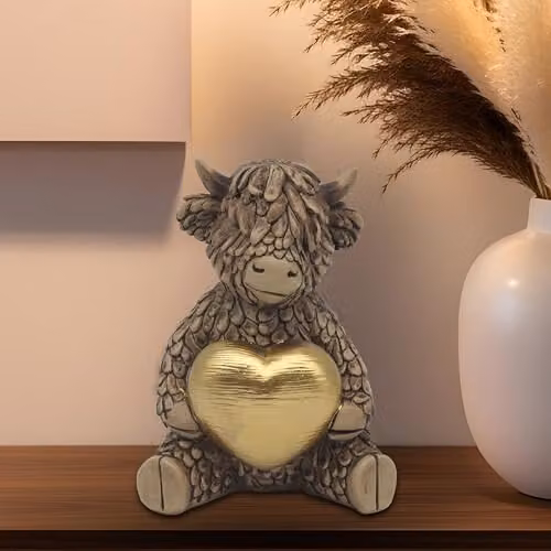 Lesser & Pavey Hughie Highland Cow Gold Heart Tabletop Ornament – 2