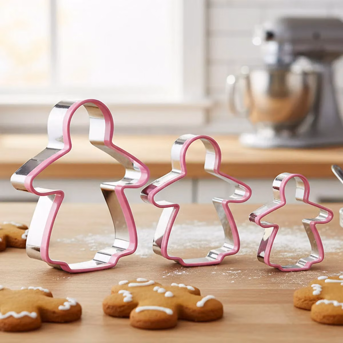 Orsina Gingerbread Lady 3 Piece Stainless Steel Cookie Cutter Set in Pink and Silver – 2