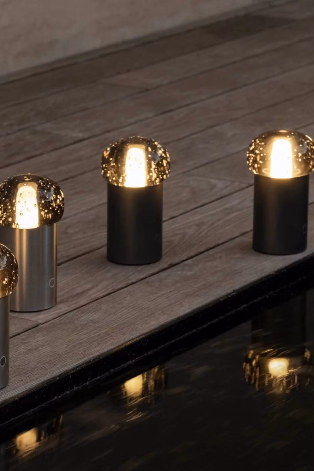 Blomus IRIS Dimmable LED Battery Rechargeable Table Lamp in Silver – 3