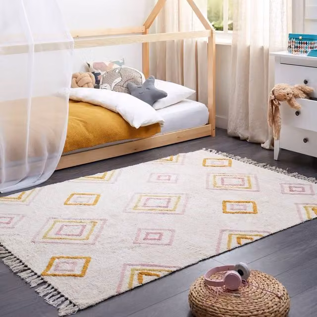 Wyld and Coco Hand Tufted Cotton Geometric Pattern Rug in White and Multicolour, W: 140 cm, L: 200 cm