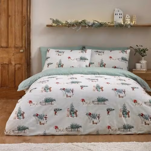 Catherine Lansfield Reversible Christmas Dogs Flannelette Double Duvet Cover Set, Green, Duvet Cover: 200 x 200 cm, Pillowcase: 50 x 75 cm – 1