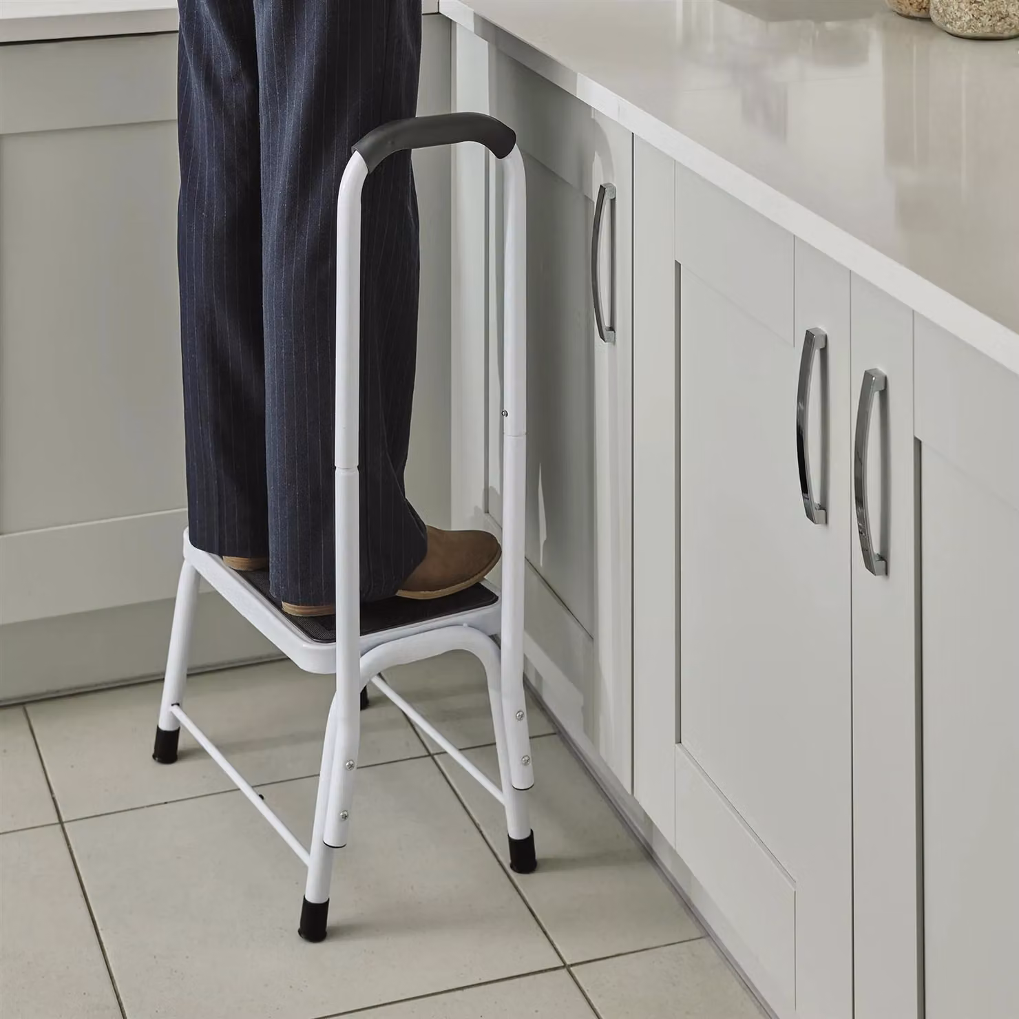 mysmartbuy White Step Stool with Handrail and Anti-Slip Rubber Surface – 2