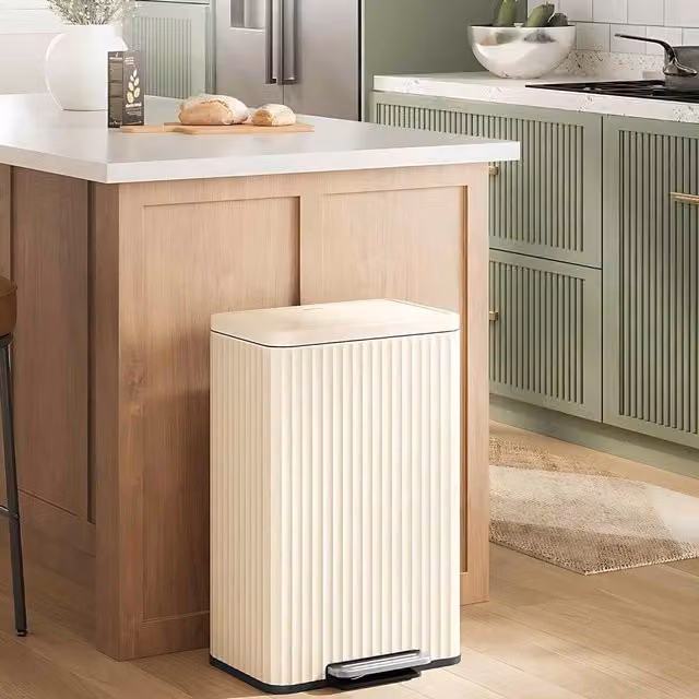The Bazaarist White Pedal Kitchen Trash Bin with Removable Inner Bucket and Soft Close Mechanism, W/D/H: 40.3 x 33.6 x 62.5 cm
