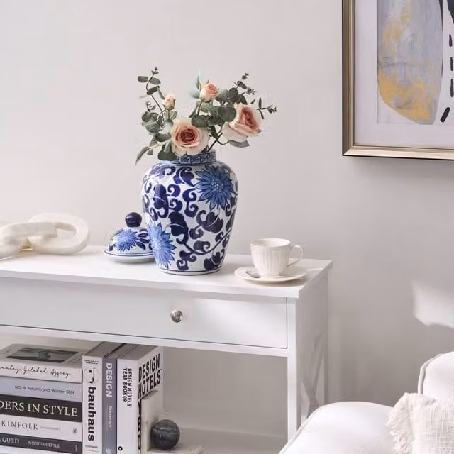 Wyld and Coco White and Blue Floral Porcelain Lidded Ginger Jar Vase – 1