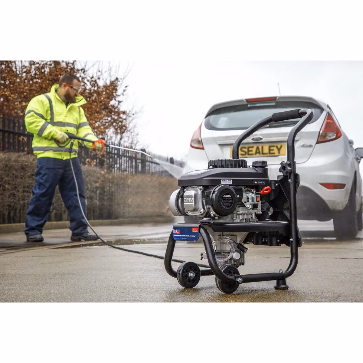 Loops Petrol Powered Pressure Washer with 4hp Engine, 150bar Pressure and 5m Hose in Black and Multicolour – 3
