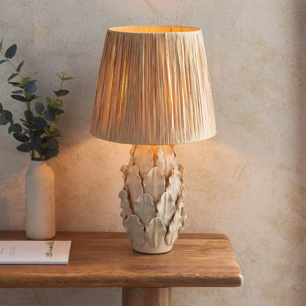 Netlighting Layered Leaf Table Lamp in Beige with Raffia Shade and Brass Details, Height: 32 cm – 2