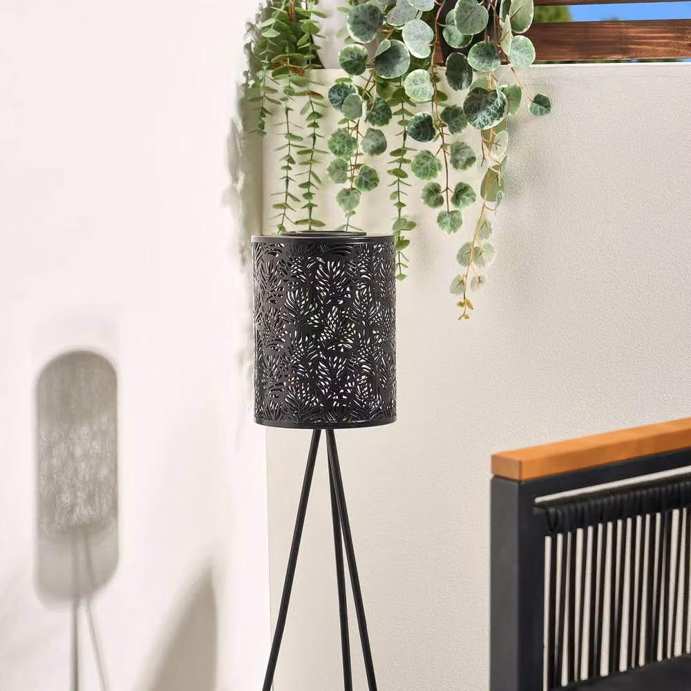 OHS Black Metal Solar Floor Lamp with Dusk Sensor for Garden and Terrace – 3