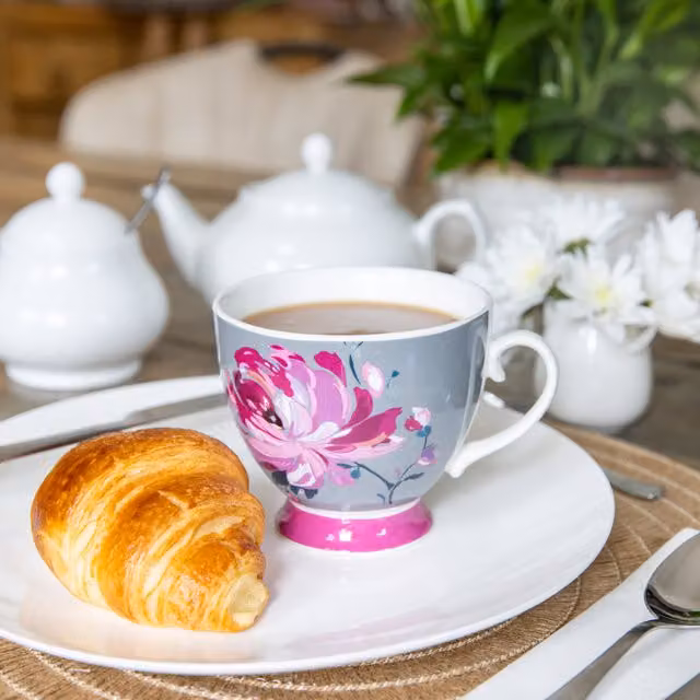 KitchenCraft Set of 4 Pink Floral Ceramic Mugs